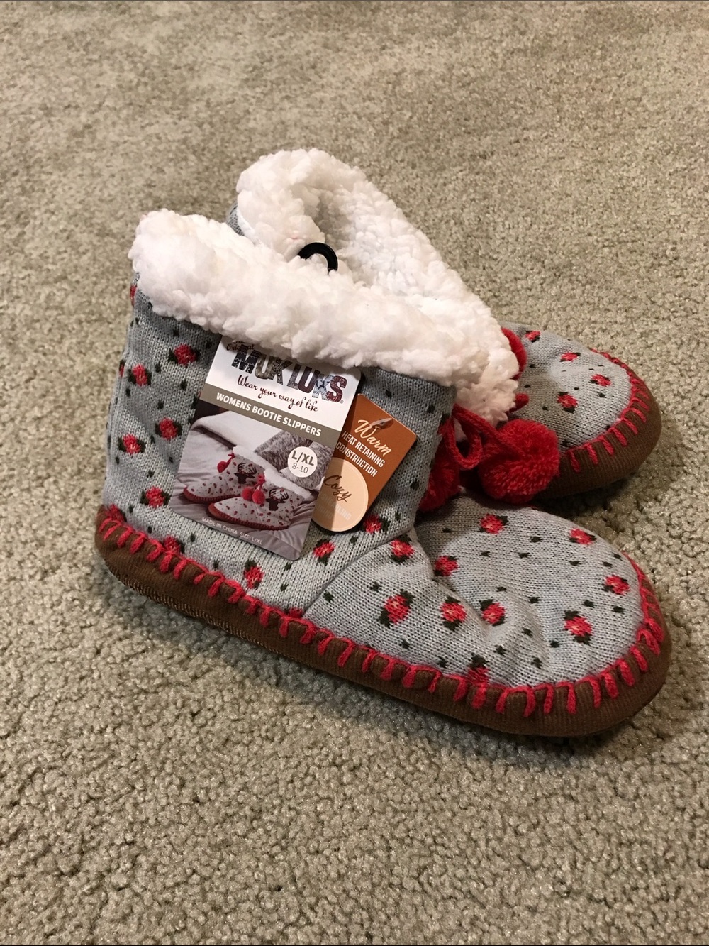 New women’s Muk Luks grey slip on slippers w reindeer